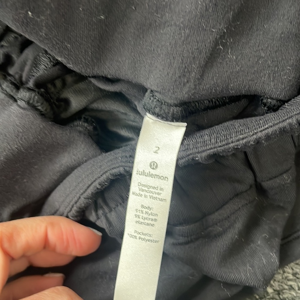 Lululemon size 2 - Picture 8 of 8